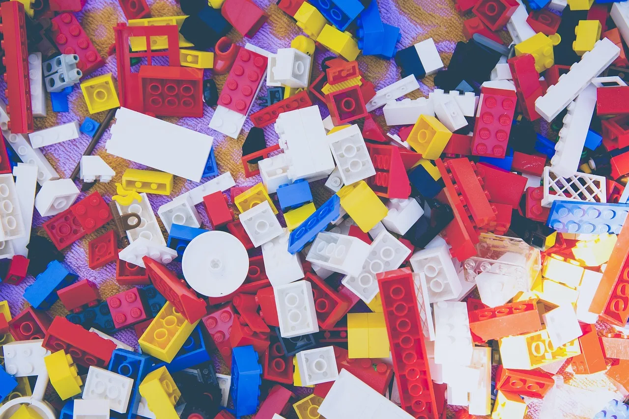 LEGO Inside Tour 2026 Set Pays Homage to the Very First Logo