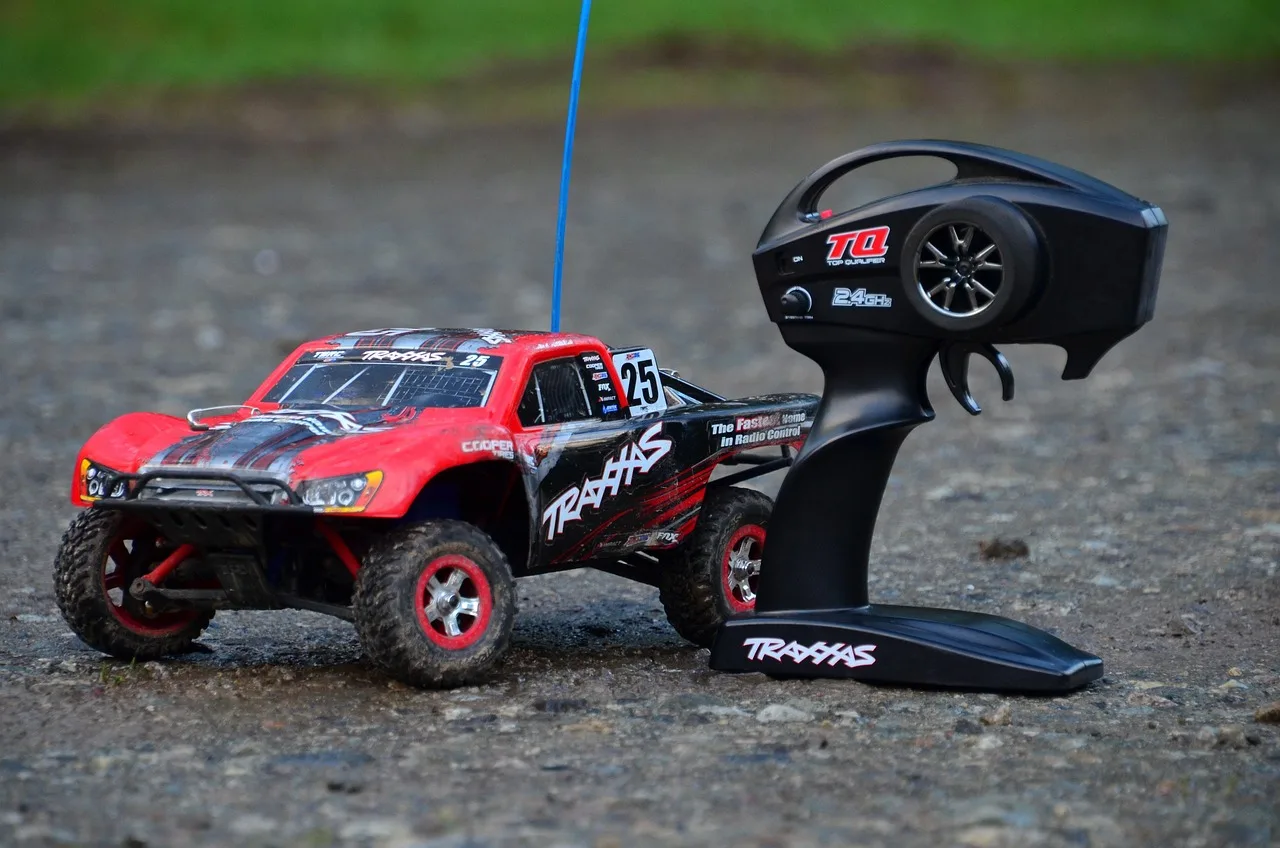 Arrma Mojave Grom RTA: A 1/16 Desert Truck Kit That Actually Wants You to Build It