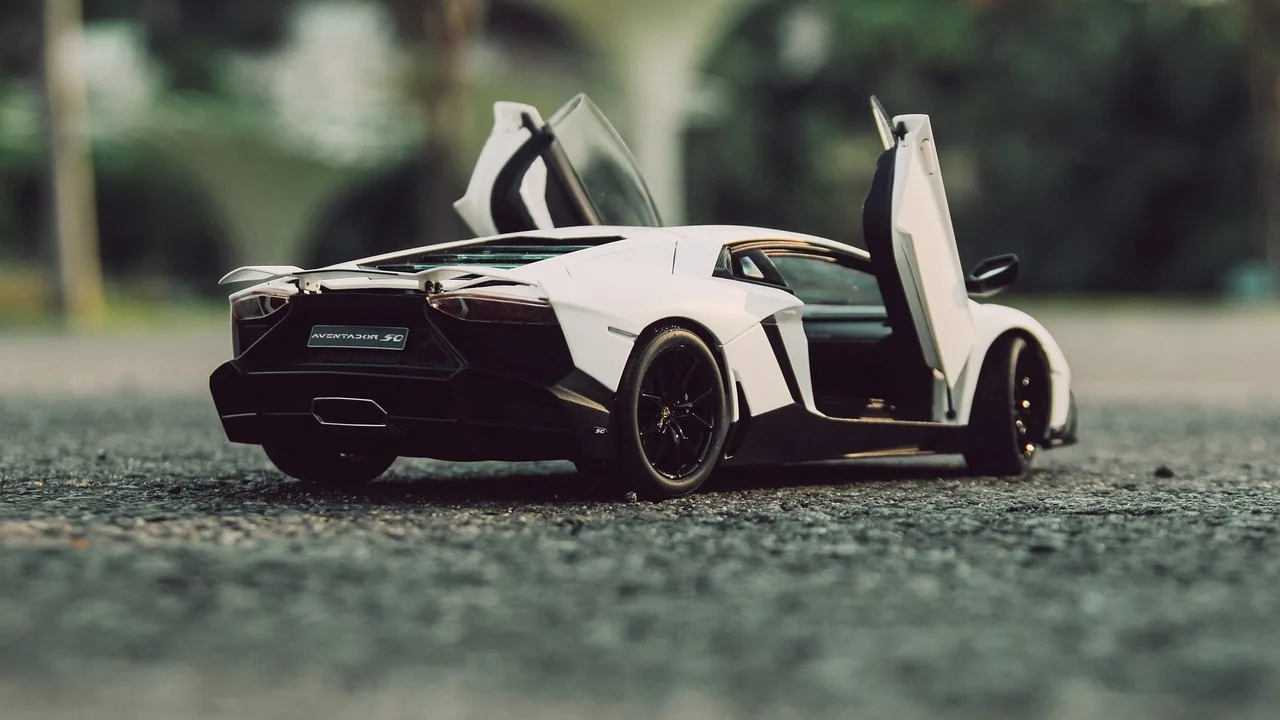 AUTOart Adds Stunning Blu Acapulco Metallic to Its 1:18 Lamborghini LM002
