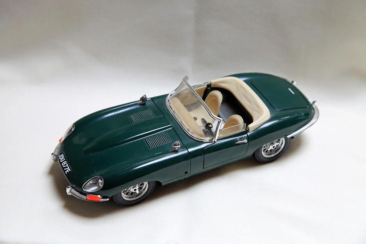 LEGO Icons Doubles Down: A British Racing Green Jaguar E-Type and a Spooky Mayor Manor Drop This Summer