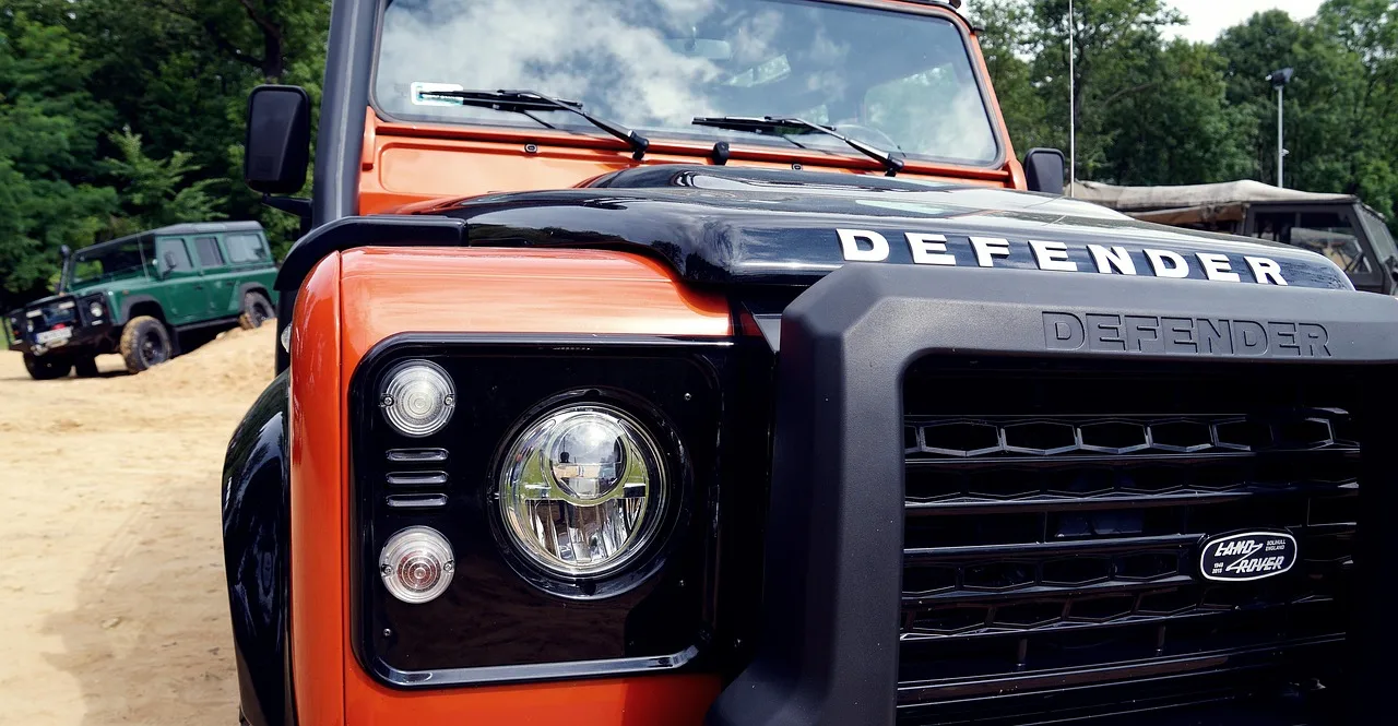 GT Spirit’s 1:12 Land Rover Defender: A Commanding Beast for Your Shelf
