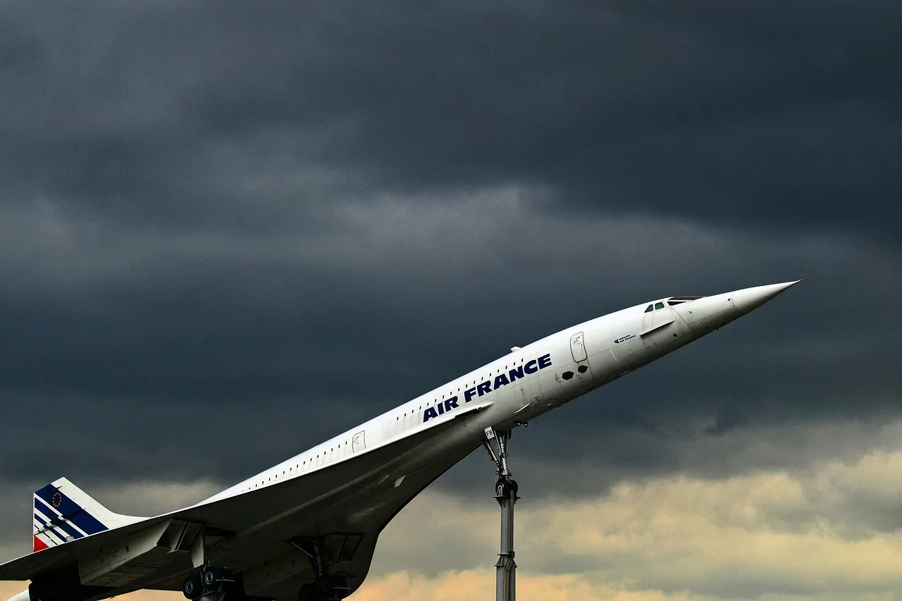 Own a Piece of Supersonic History: QIYUMOKE’s 1:125 Concorde Model Recreates the Record-Breaker