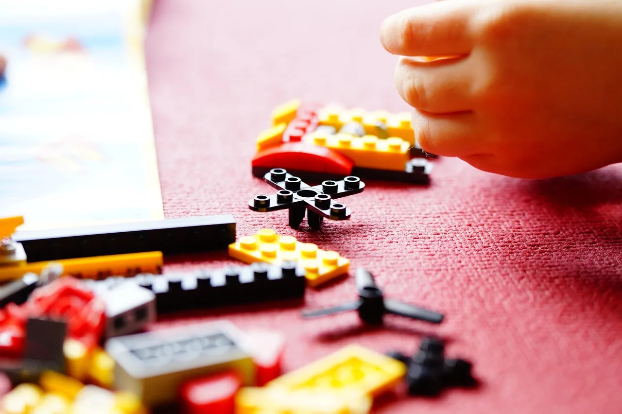 Four Lions, One Box: LEGO Creator 31386 Puts a New Spin on the 3-in-1 Formula