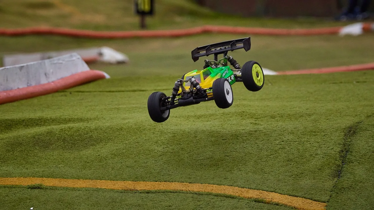 Losi’s 5IVE-TG 3.0 Brings a Bigger Heart and a Familiar Legend Back to Gas-Powered RC