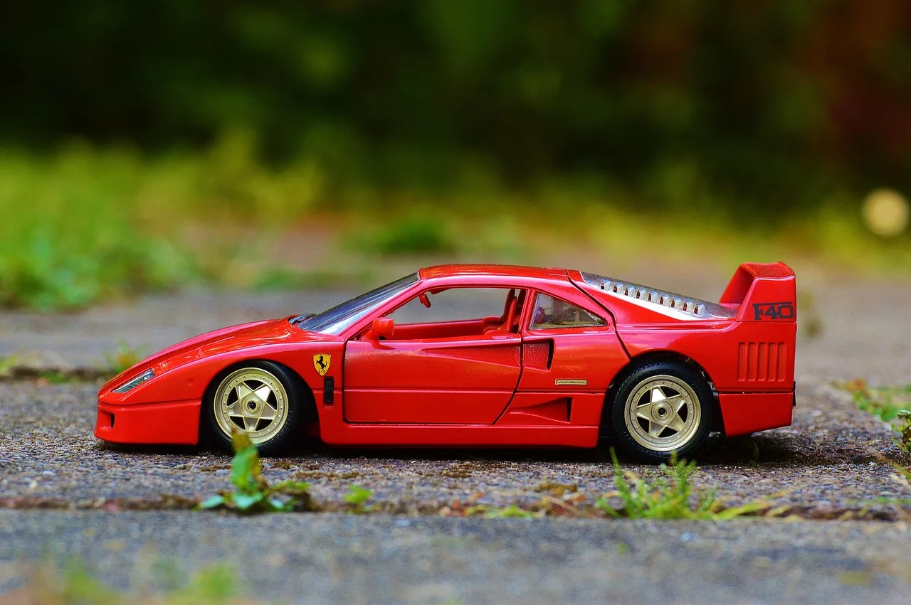 MR Collection and Looksmart Show Off New Ferrari Painted Samples