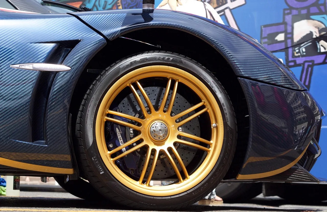 LCD Models Drops a 1:64 Carbon Black Pagani Zonda Revolution REVO for Q4 2026