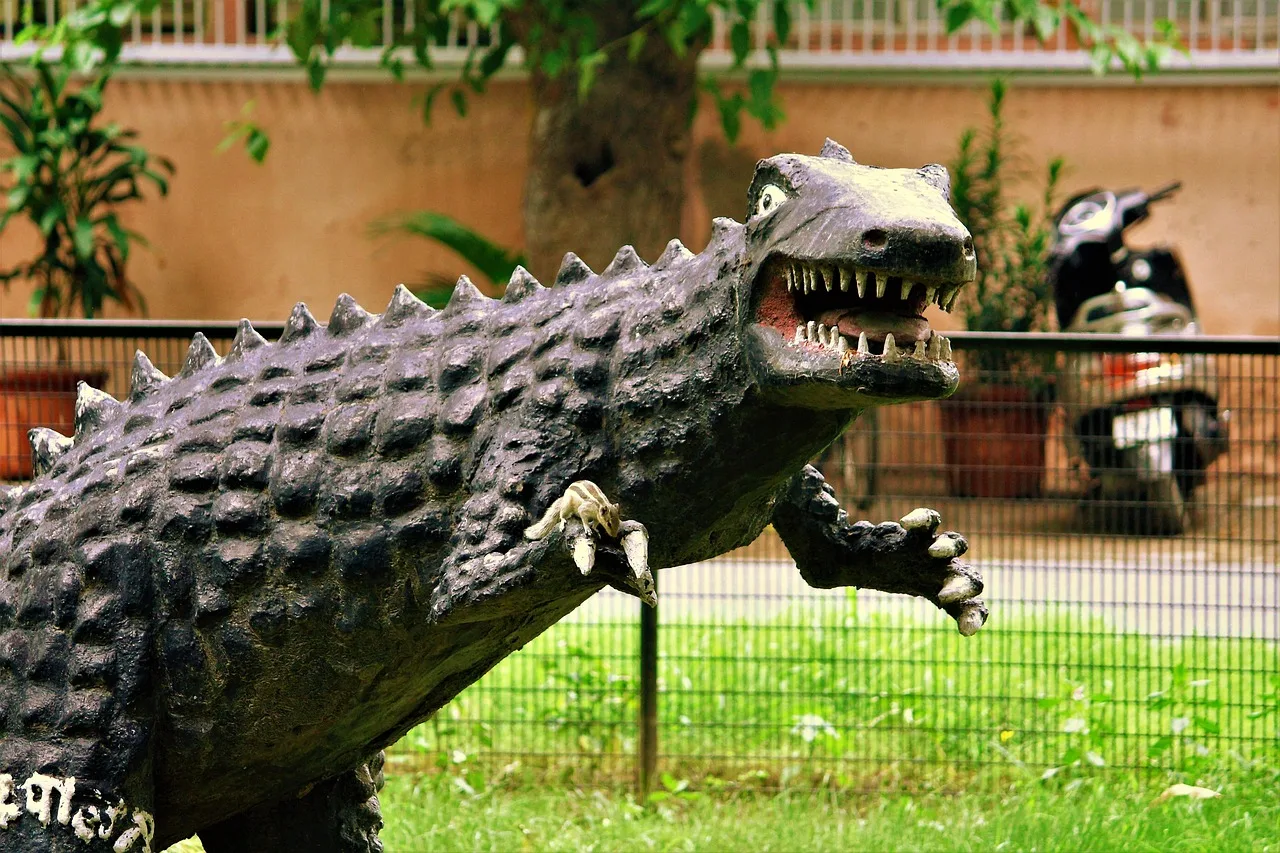 Tamiya Goes Prehistoric with New 1/35 Clic Loc Fukuiraptor Kit