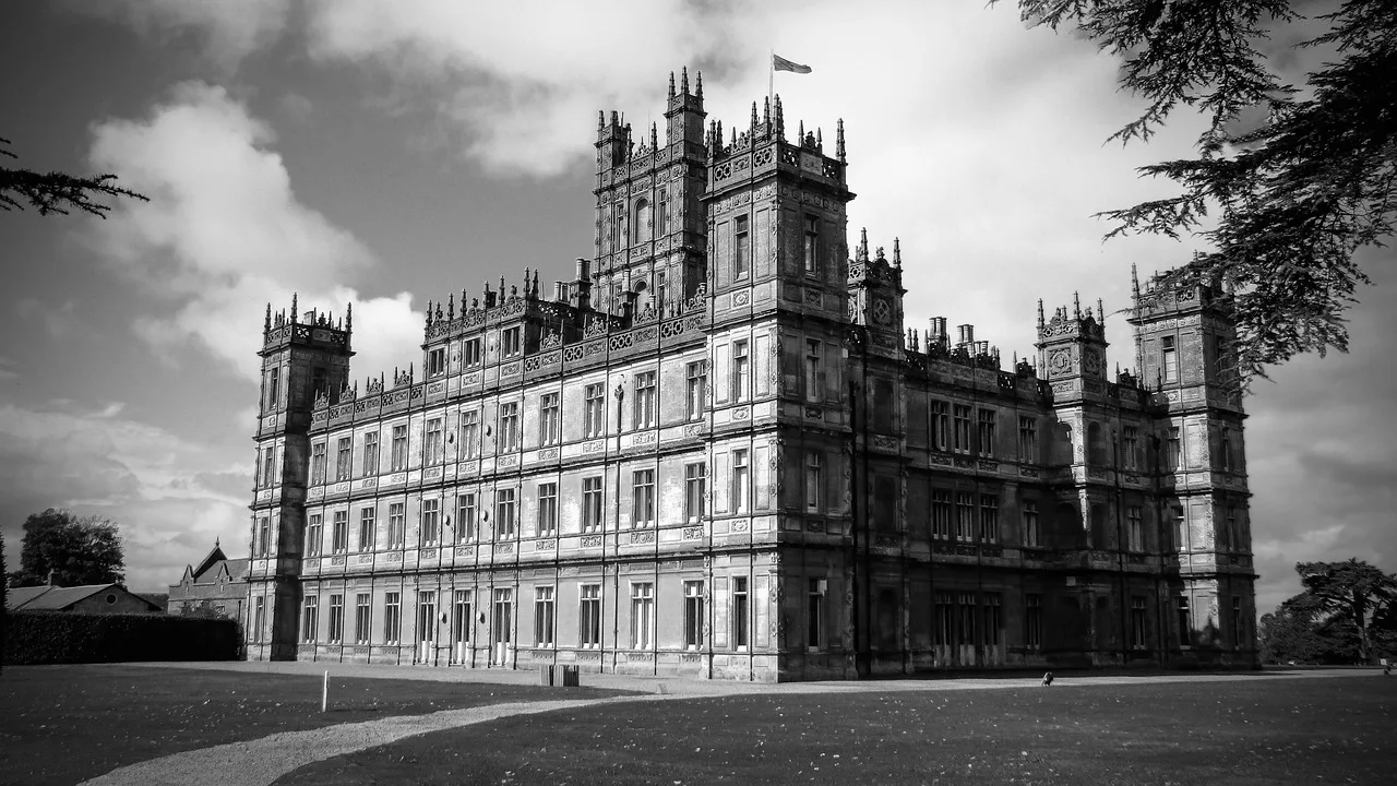 LEGO’s 4,711-Piece Downton Abbey Set Builds Highclere Castle—and Packs In 13 Minifigures